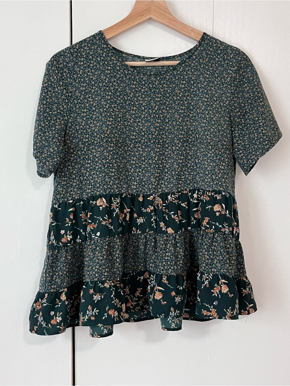 Paper Crane Dark Green Tiered Floral Peplum Blouse